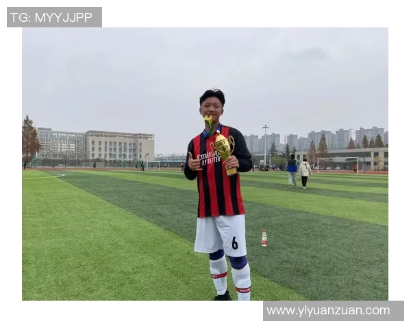 足球明星27号的身份揭晓你知道是谁吗快来了解一下他的精彩故事 足球明星27号的身份揭晓你知道是谁吗快来了解一下他的精彩故事